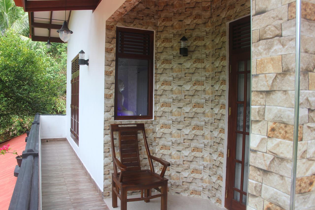 Maneesha Guest House Велігама Екстер'єр фото